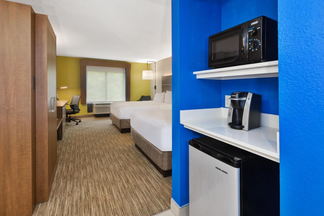 Holiday Inn Express & Suites Chesapeake, An Ihg Hotel Exterior foto
